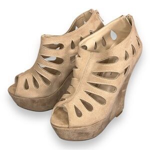 Size 8 Wild Diva Tan Neutral Wedges Faux Suede Womens  6” Heel